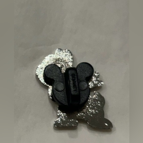 CLEARANCE Disney Vintage Chip and Dale Shirt Pin Chipmunk brown - Picture 2 of 3